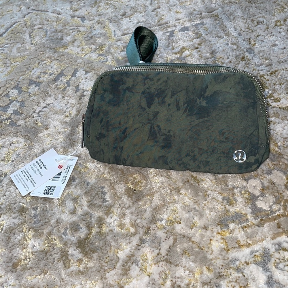 NWT Lululemon Belt bag